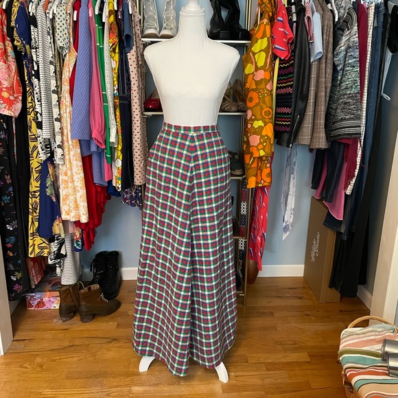 Vintage Dresses & Skirts - Vintage Wool Plaid Maxi with Huge Pockets - Size XS